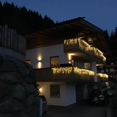 Zillertal Panorama Blick Balkon Sauna Zellberg