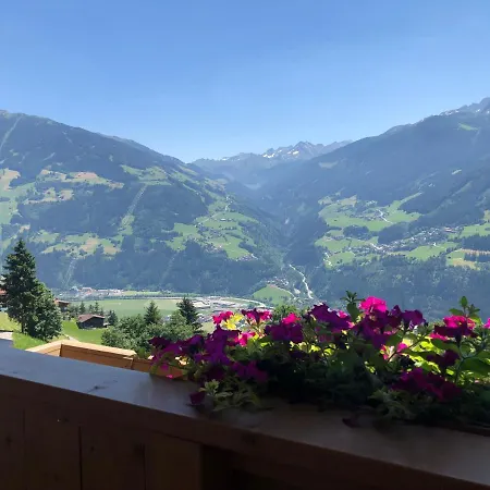 Zillertal Panorama Blick Balkon Sauna * Цельберг