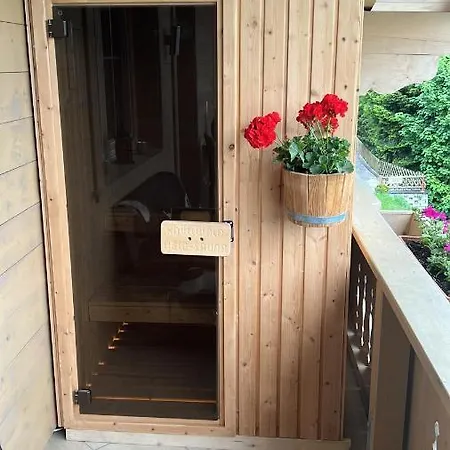 Zillertal Panorama Blick Balkon Sauna Цельберг