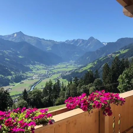 Apartment Zillertal Panorama Blick Balkon Sauna Zellberg