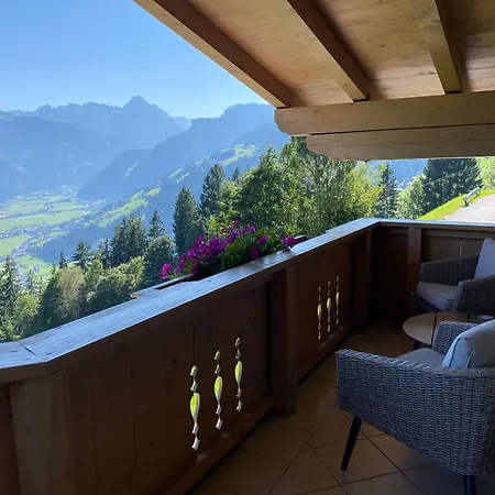 Zillertal Panorama Blick Balkon Sauna Apartment