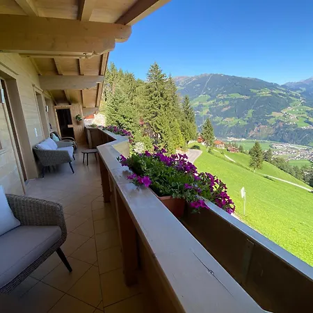 Apartment Zillertal Panorama Blick Balkon Sauna Zellberg